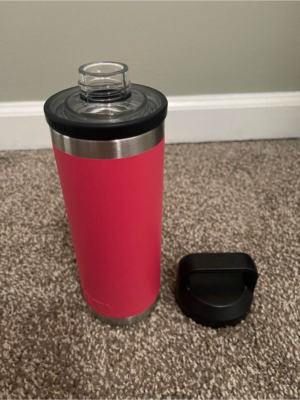 Yeti chug cap water bottle - Picture 4 of 4